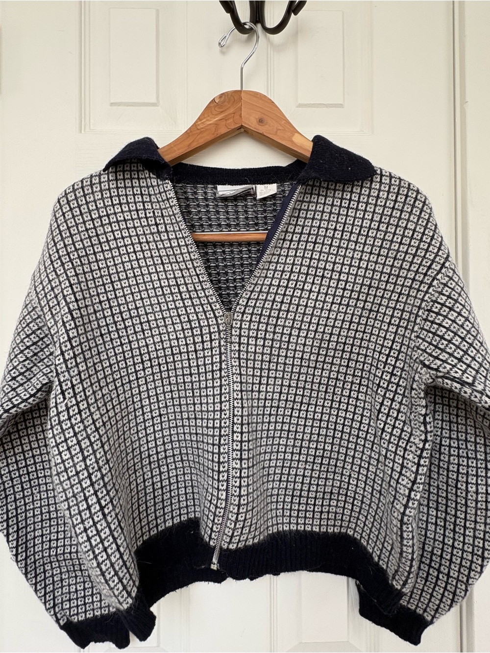 Made in Italy Black and White Zip-Front Collared Sweater